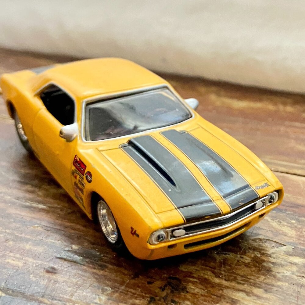 Jada Bigtime Muscle 1:64 / '67 Chevy Camaro Yellow Black Stripes LOOSE CAR